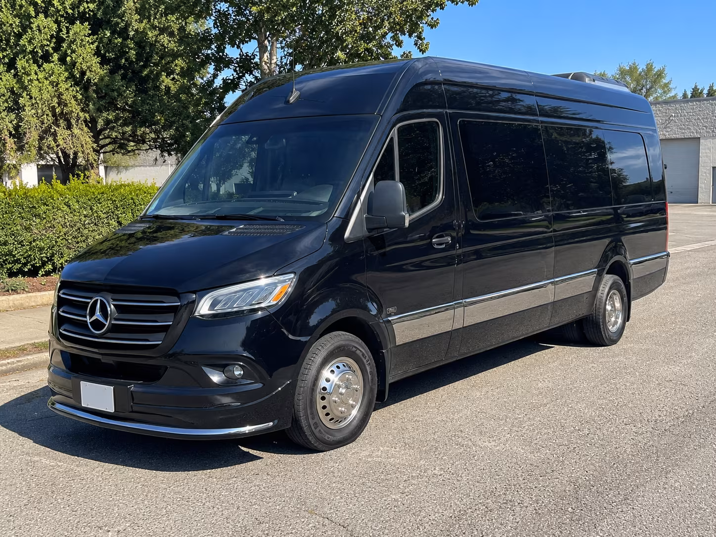 find the perfect transportation for your next airport transfer 1