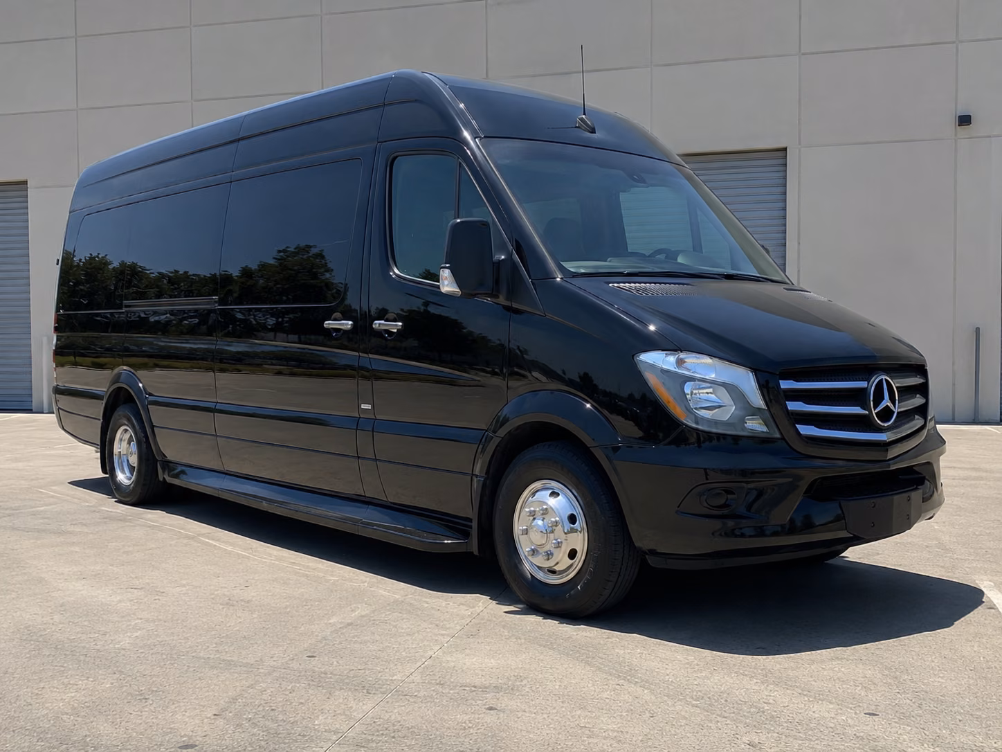 find the perfect transportation for your next airport transfer 2